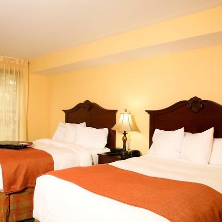 Main Street Inn Блексбург Екстер'єр фото